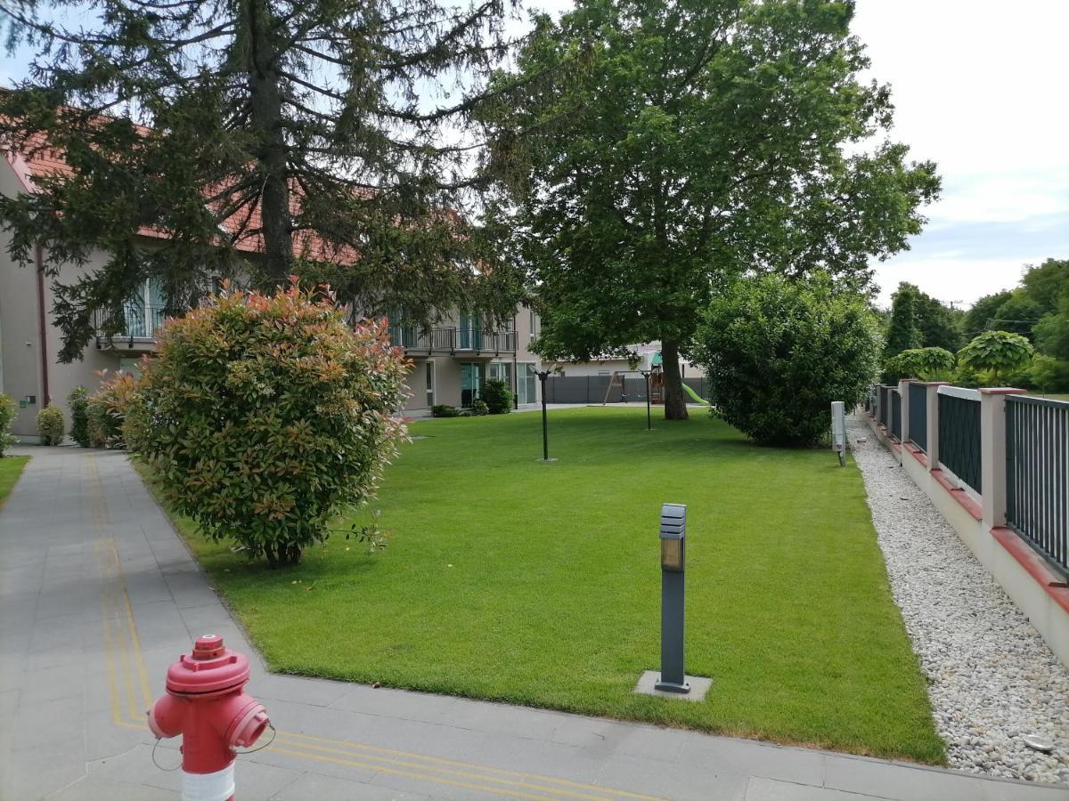 Appartamento Kapitány apartman Siófok Esterno foto